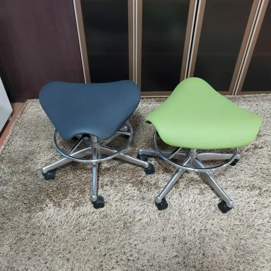 수입명품   humanscale saddle 자세교정의자