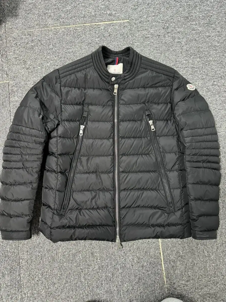 Moncler Ami 5 size