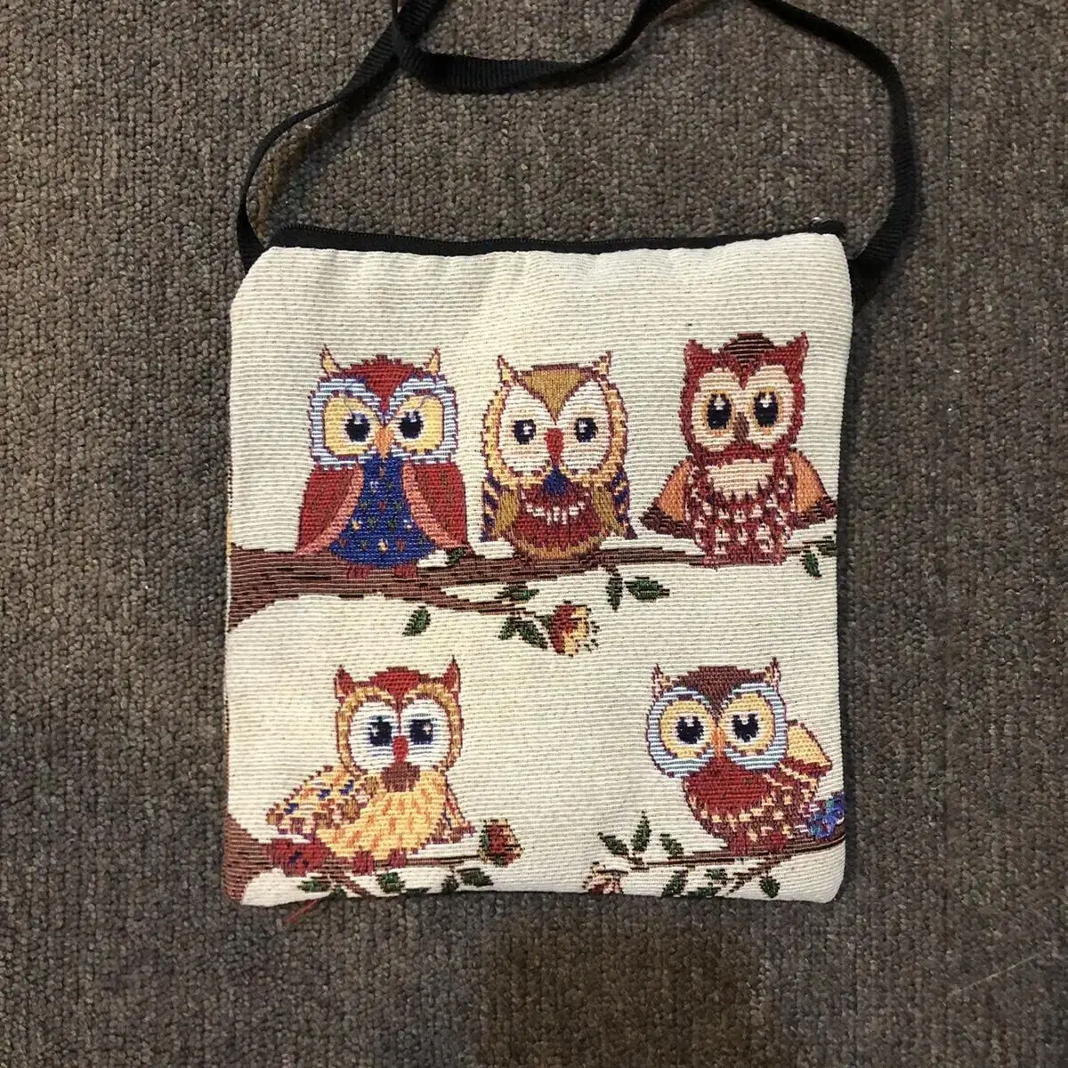 Vintage owl beige mini shoulder bag