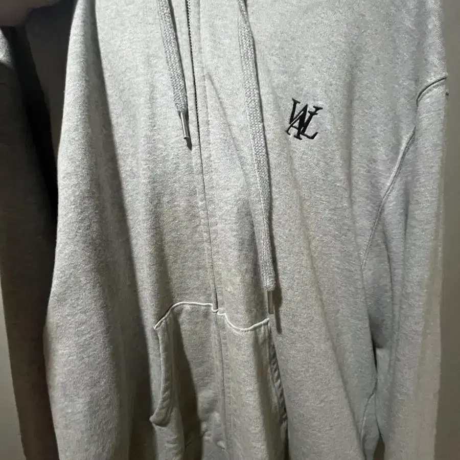 우알롱 Signature hood zip-up - GREY