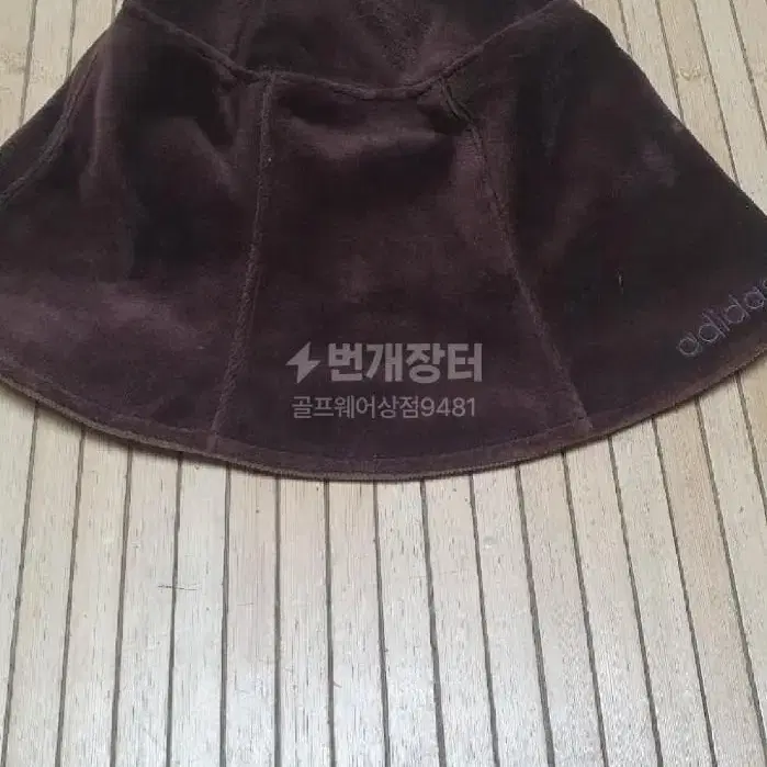 아디다스여성추동골프모자(58cm)벨벳재질