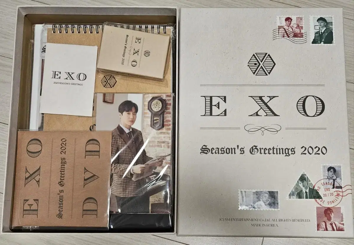 Exo 2019, 2020 season's greetings (Photocard X)