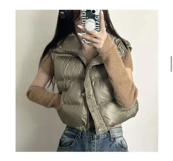 High-neck cropped vest padded khaki