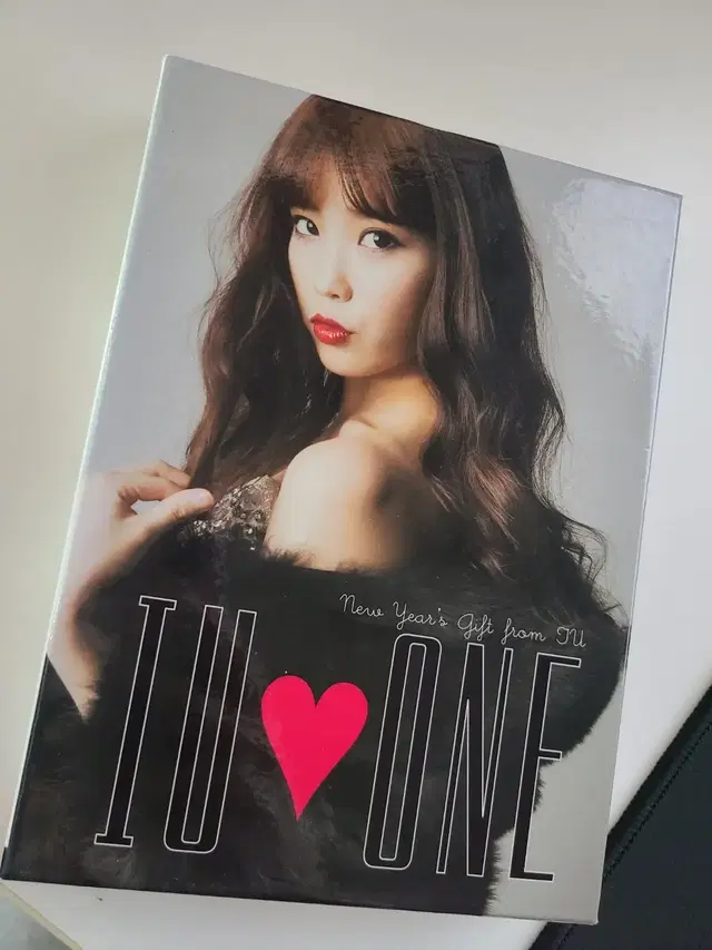 아이유 IU ONE 일본 한정판 DVD 및 Gift 구성품 전체포함