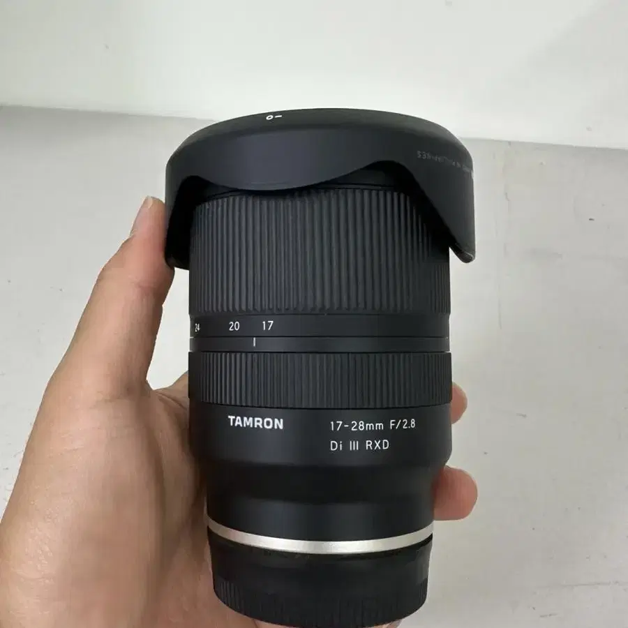 탐론 17-28mm F2.8 소니마운트 광각렌즈