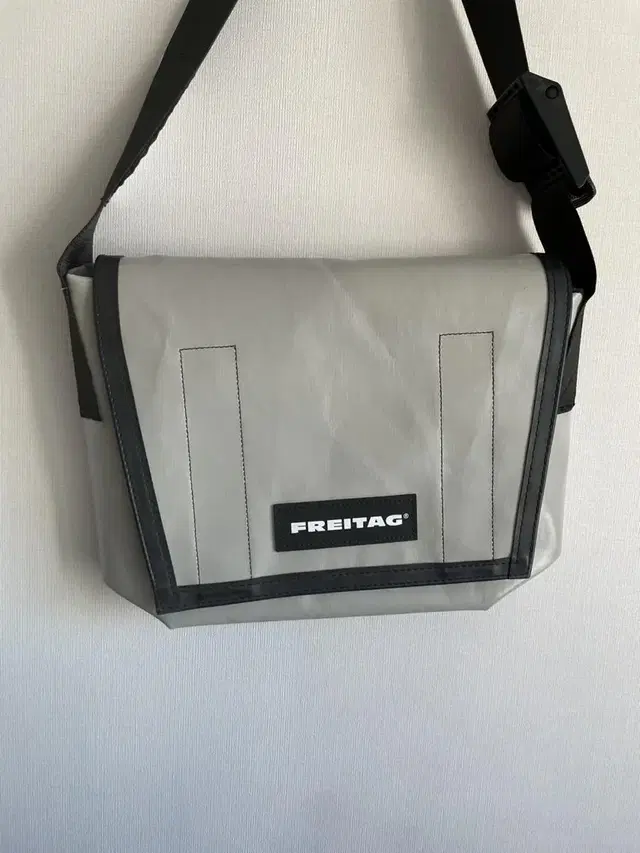 FREITAG F11 LASSIE 라씨 라이트 그레이