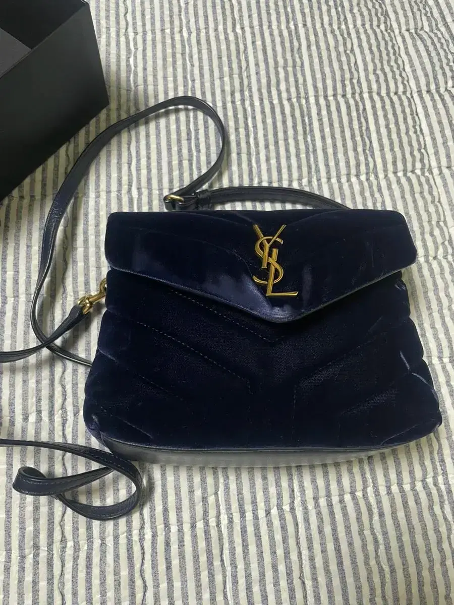 (Quick sale at Full Box)Saint Laurent Toy Lulu Velvet Crossbody Bag