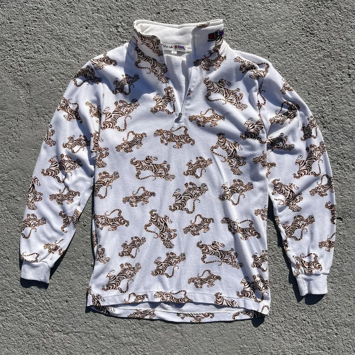 THESKI tiger pattern top