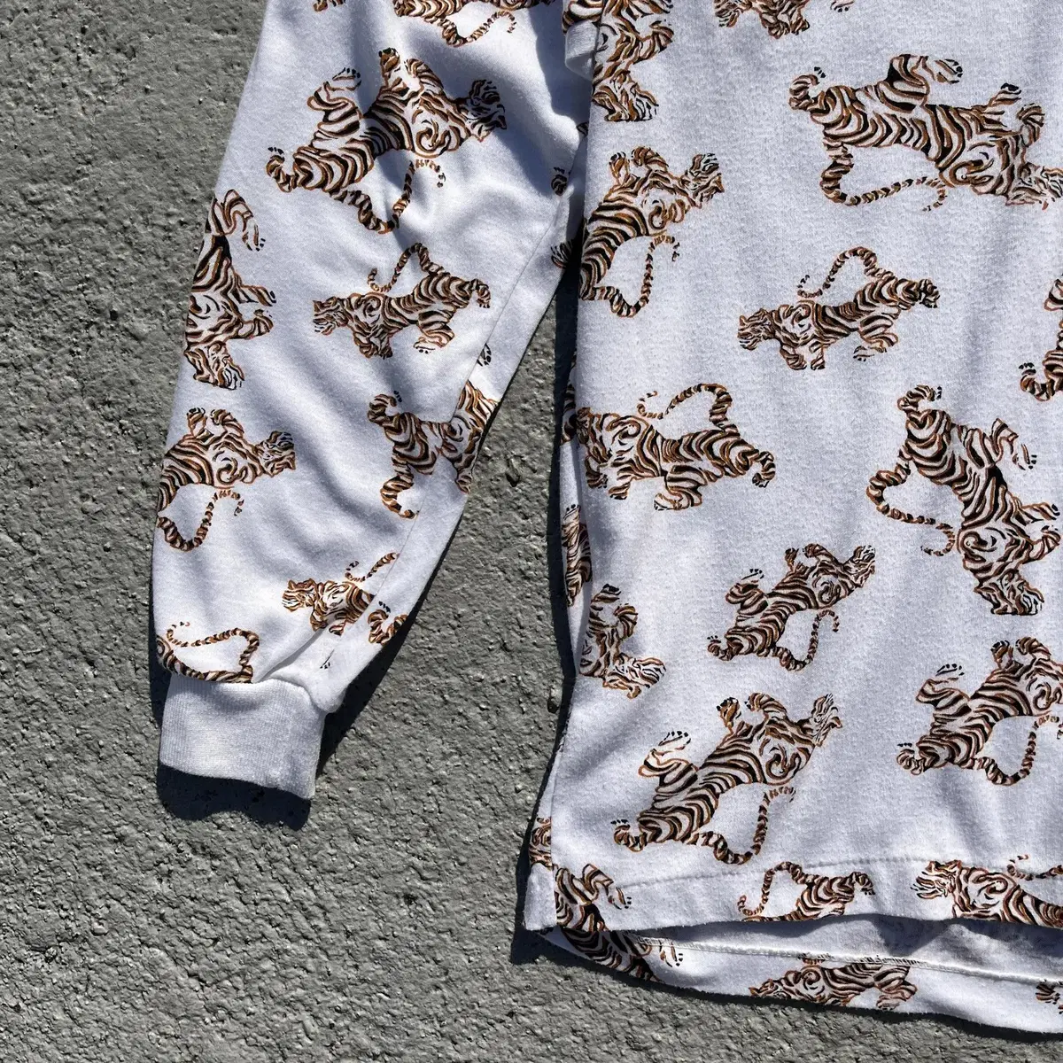 THESKI tiger pattern top