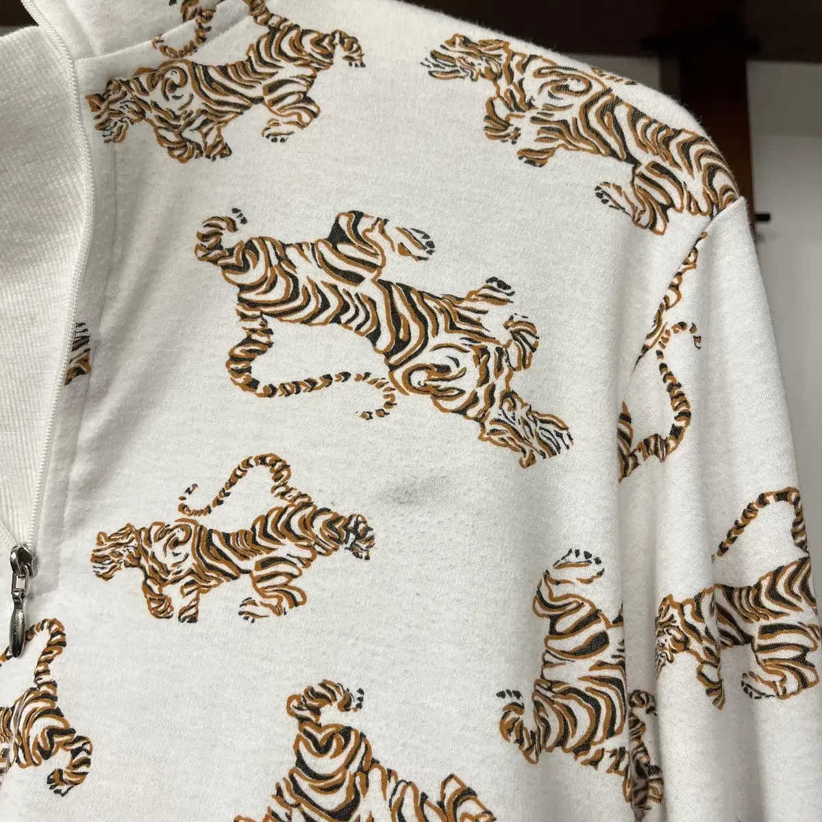 THESKI tiger pattern top