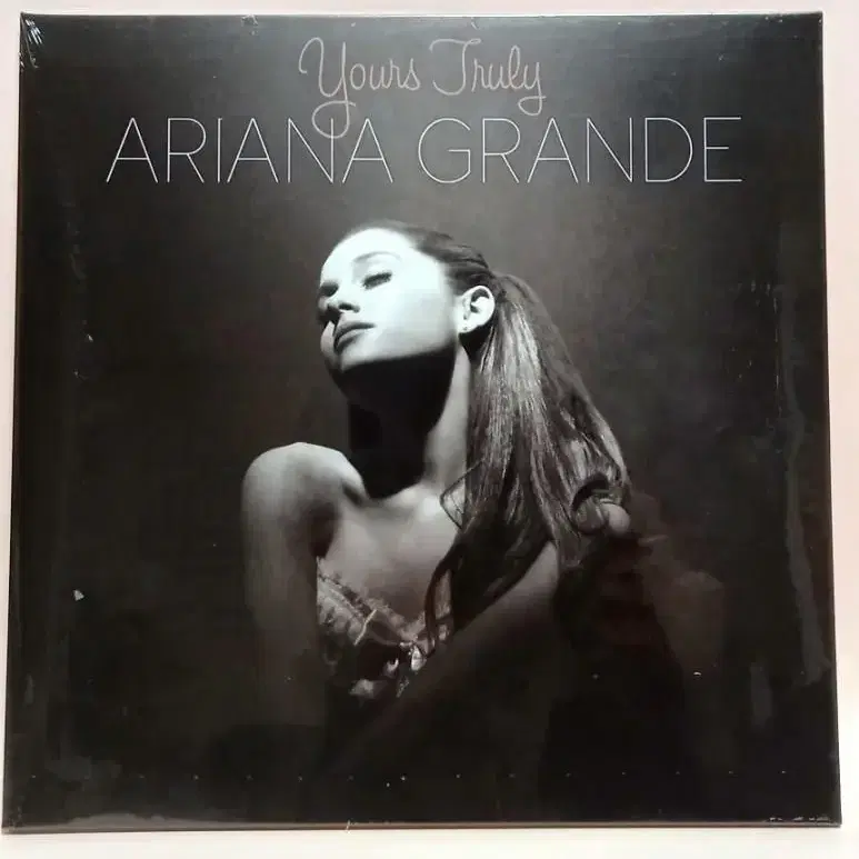 아리아나 그란데 Yours Truly LP 미개봉 새상품