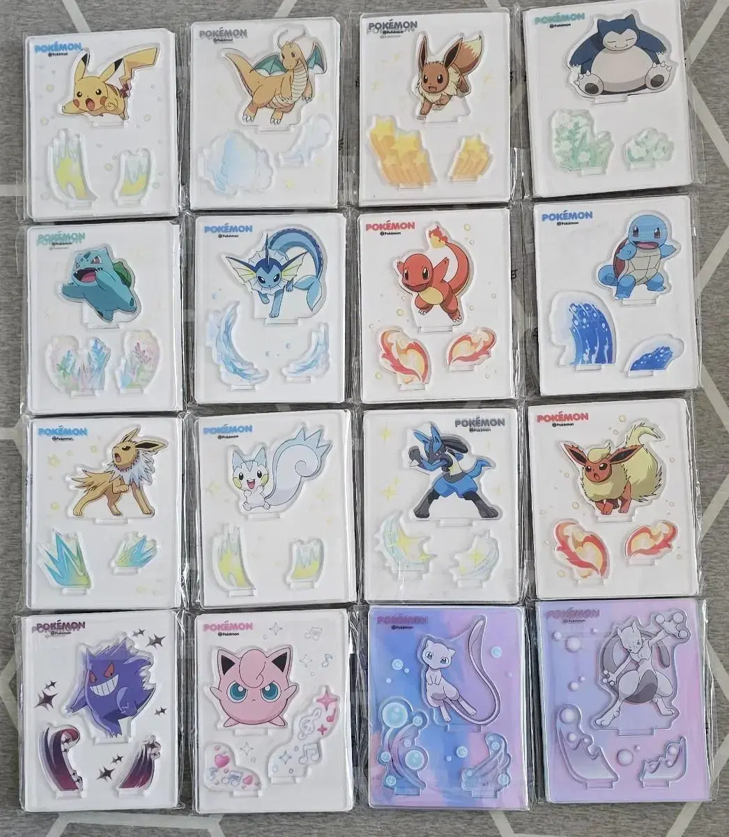 Sells 16 Pokémon Mice Stands in bulk