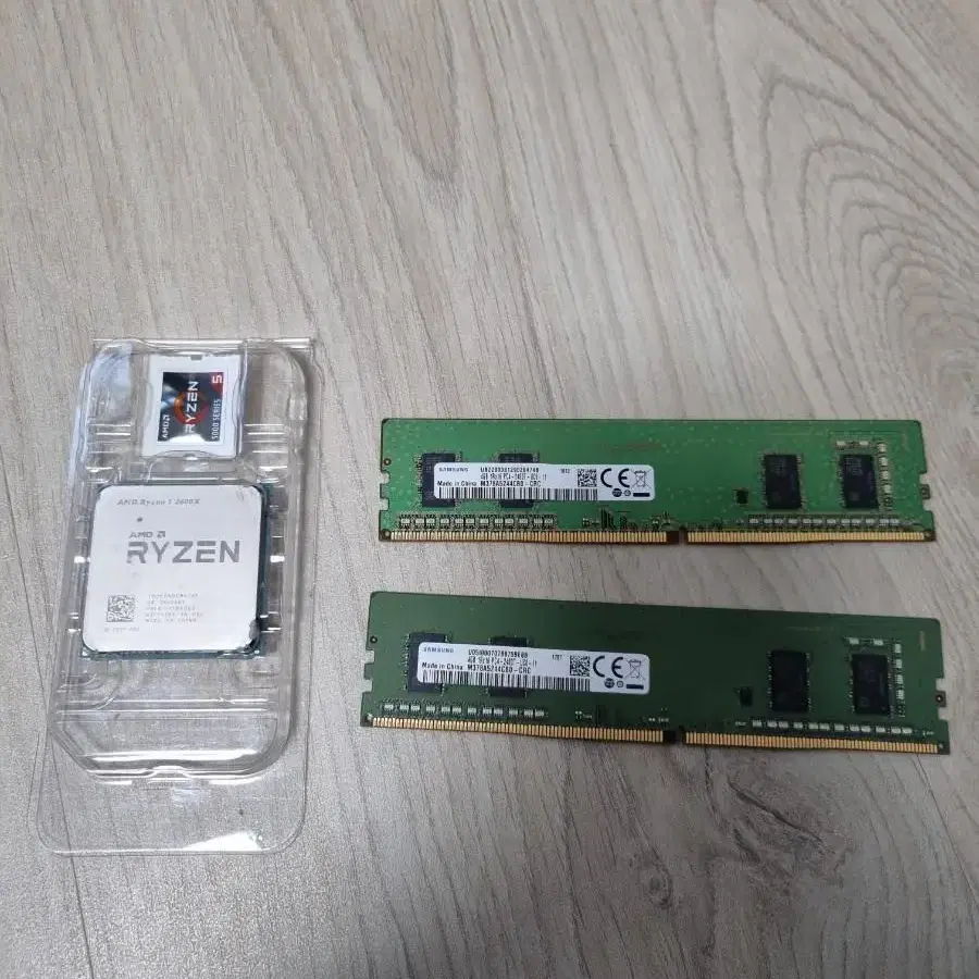 라이젠 2600X, 쿨러,DDR4 2400T 4GB 2개 팝니다.