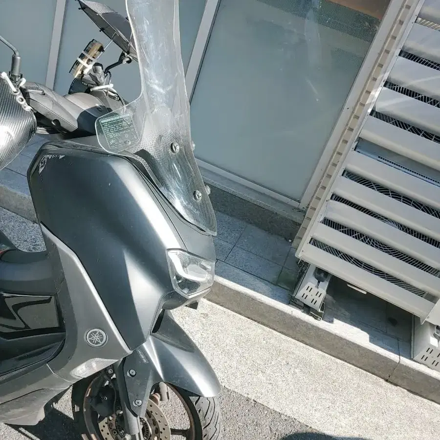 nmax125 22년식 검정 팝니다.(울산)