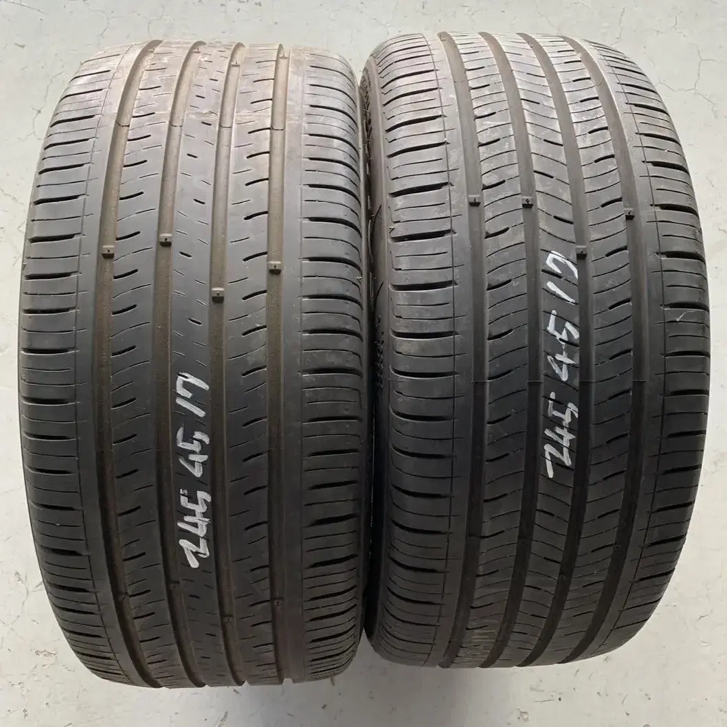 245/45R17 중고 T