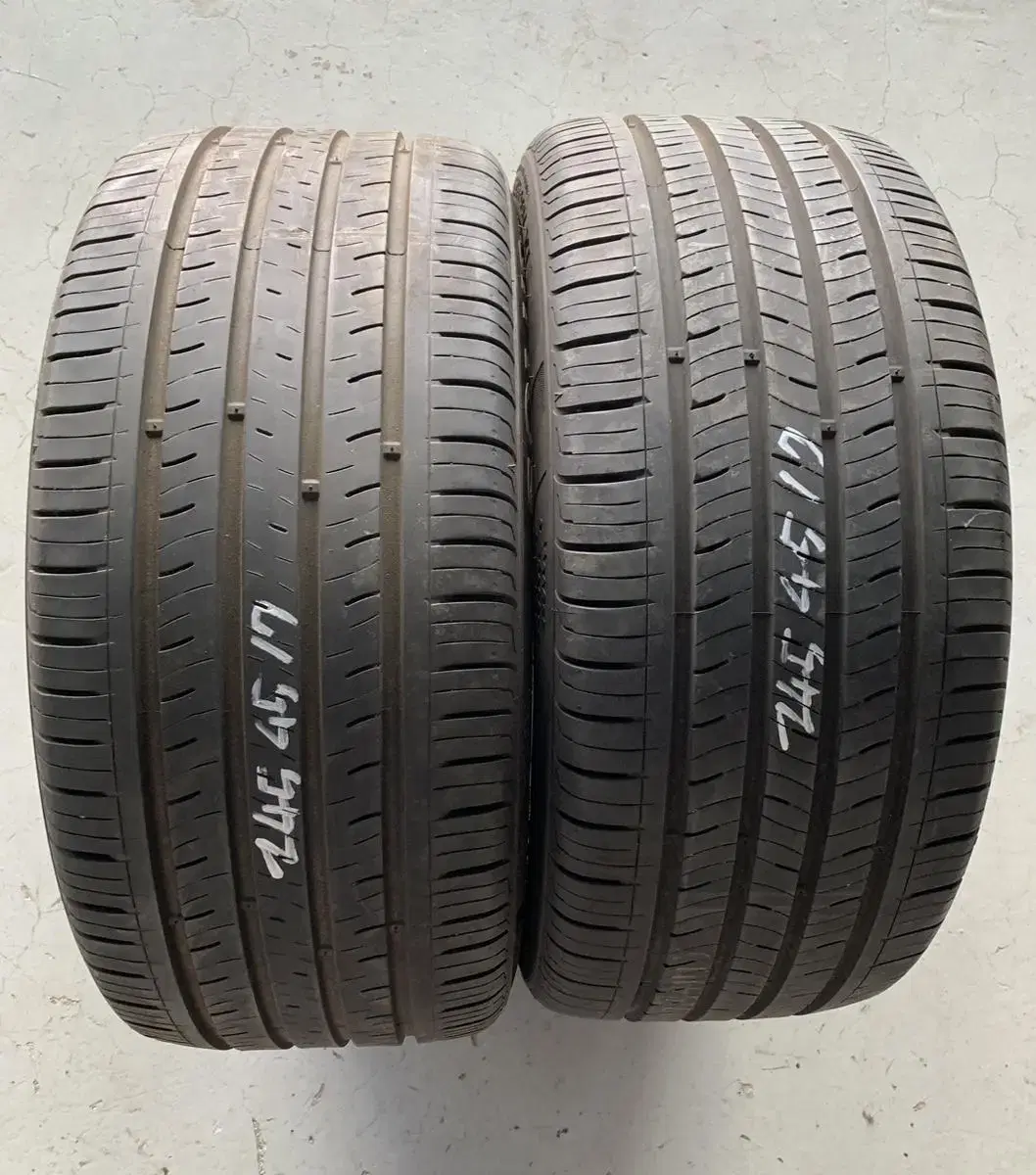 245/45R17 중고 T