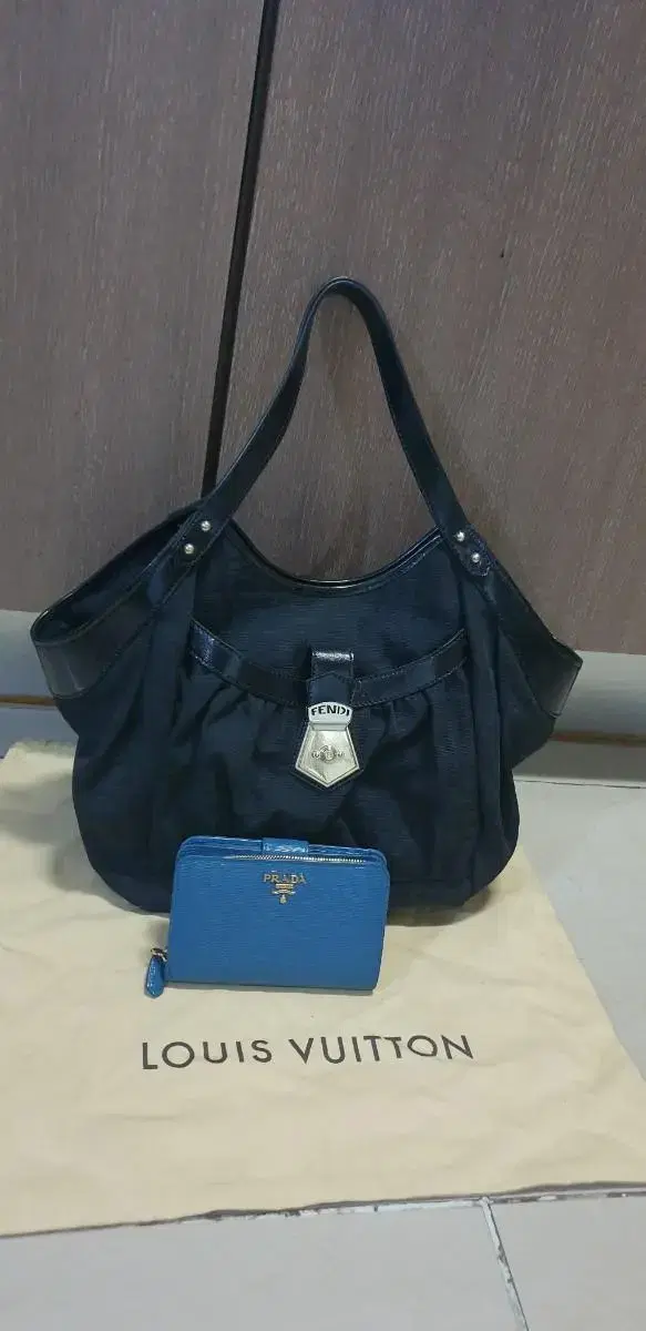 펜디 FENDI 주카 숄더백