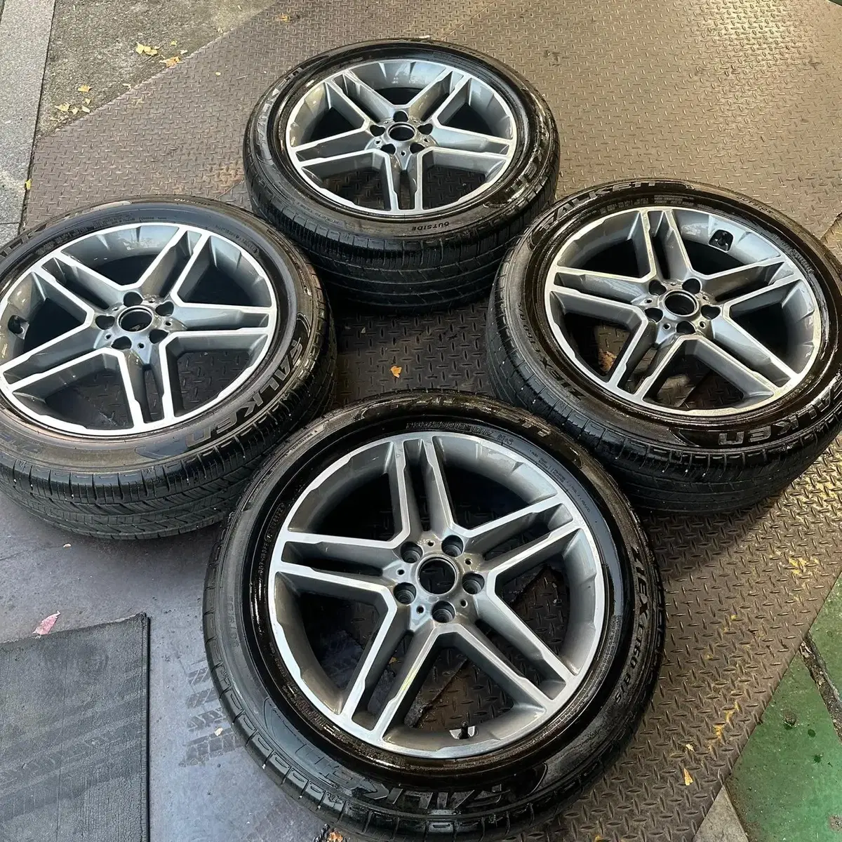 19인치 멕스크루즈 AMG 중고휠타이어 1대분 (무기스)