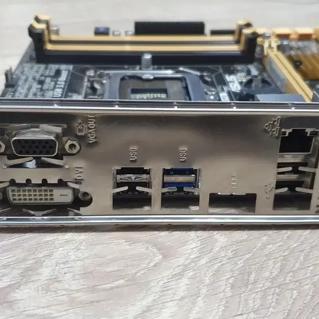 ASUS H85M 메인보드