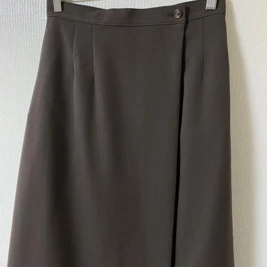 유노이아 button wrap skirt