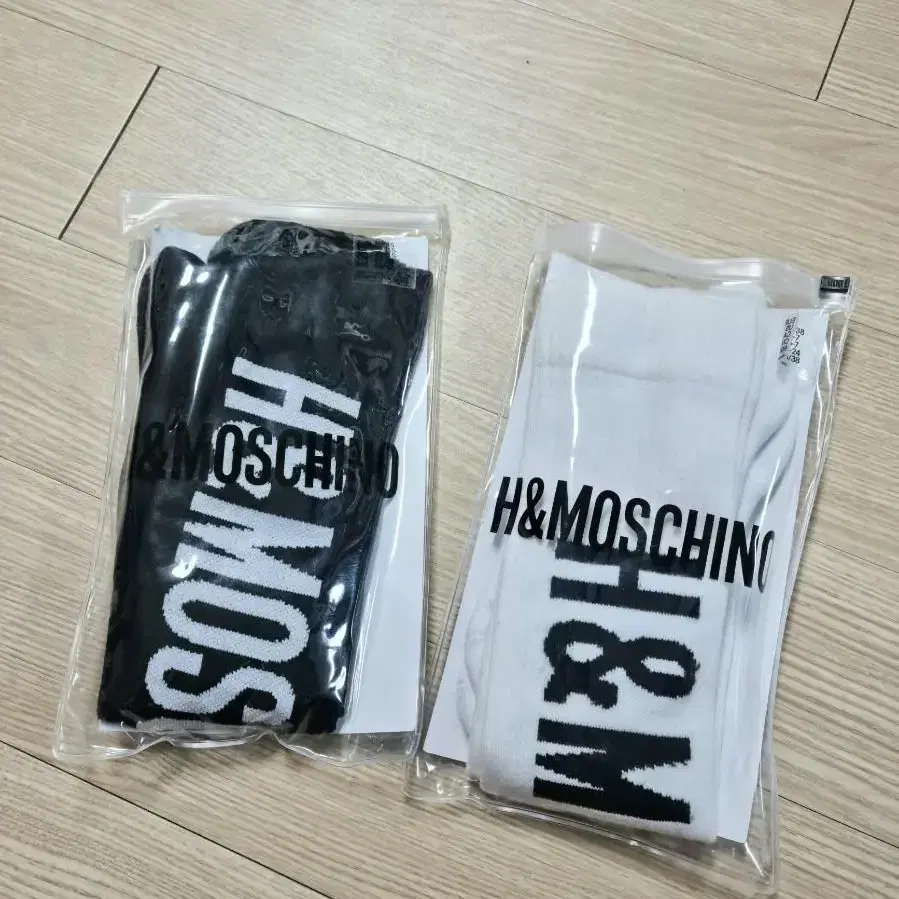 모스키노 h&m 콜라보 니삭스