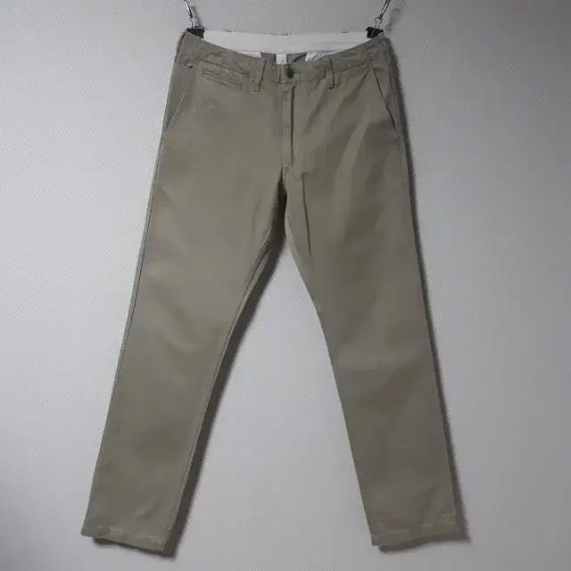 31/Uniqlo Regular Fit Cotton Pants/31-391