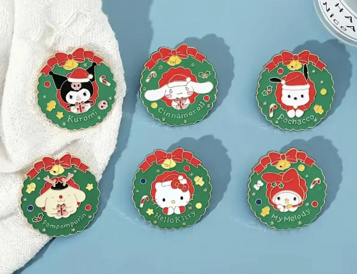 San Rio Christmas Brooch Goods to Sell