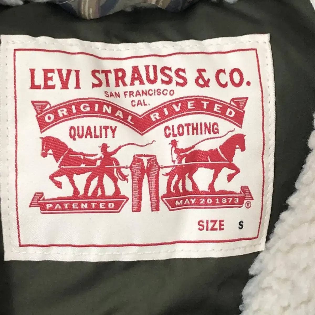 LEVI STRAUSS&CO 야자수 패딩 S