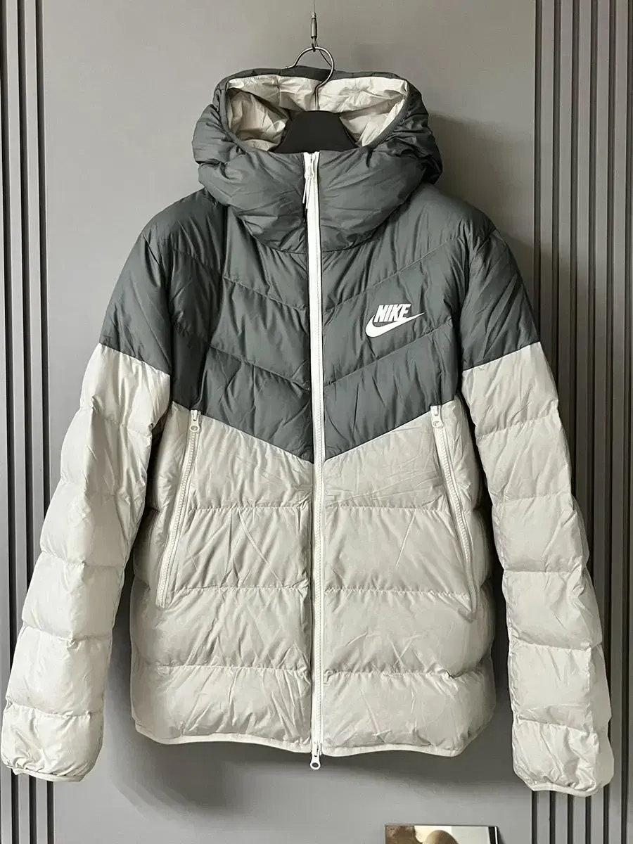 Nike Stormfit Windrunner Padded Size L