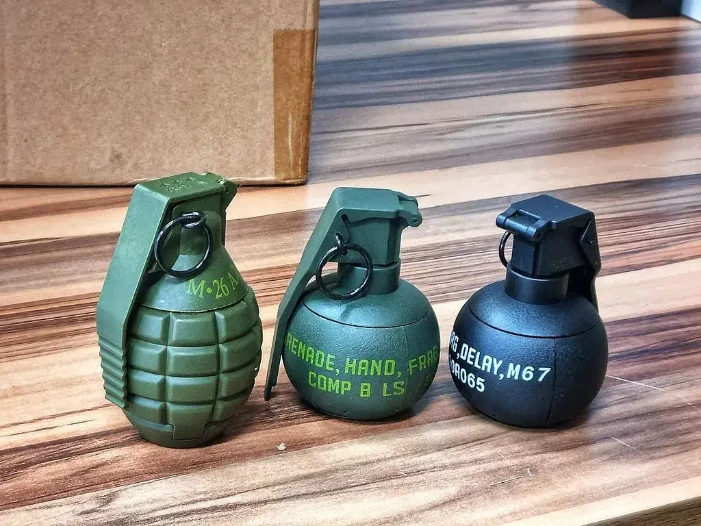 Survival Tactical M26 M67 Grenade Grenade (Black/Amy Green)