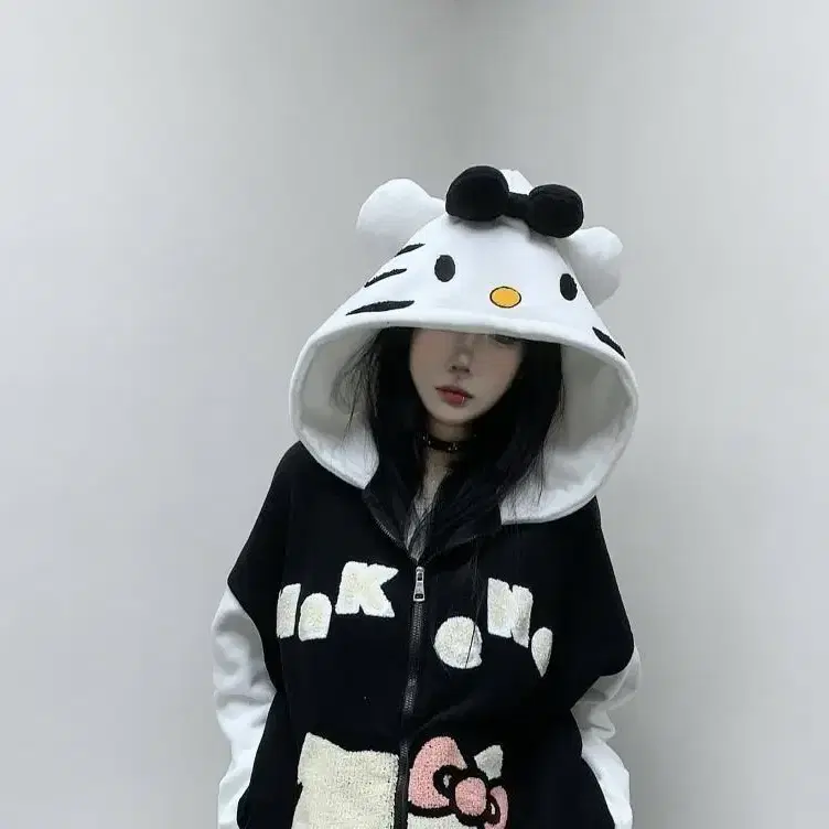 Hello kitty코트 상의 후드티셔츠