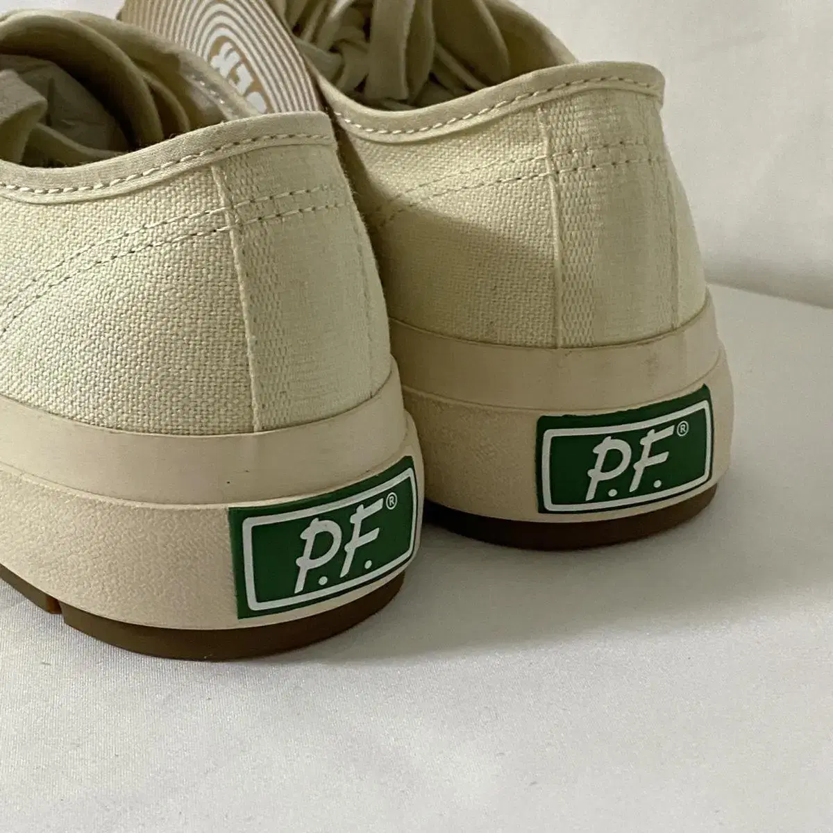 *새상품 220 PF-FLYERS 크림색 스니커즈 신발