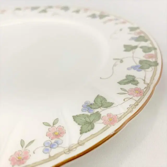 NORITAKE 노리타케 크래프톤 스칼럽 접시 GM A032