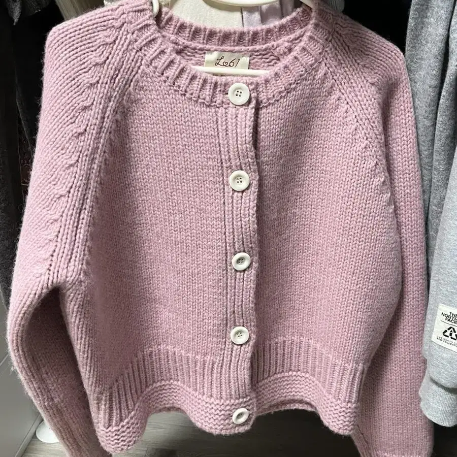 lo61 Shetland Wool Cardigan in Rose 가디건