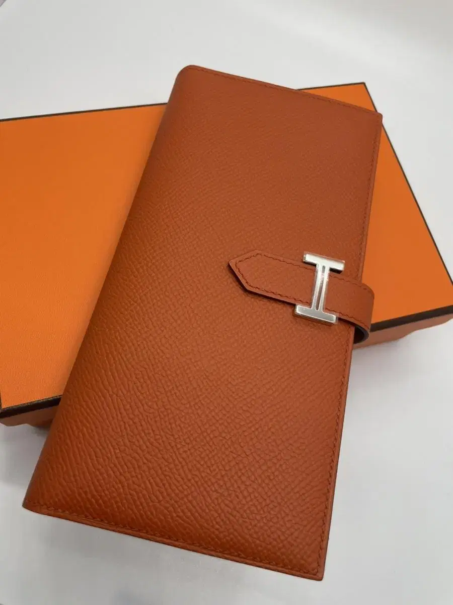 (Full set of department store items) Hermes orange long wallet with B engraving Same-day delivery/Quick delivery