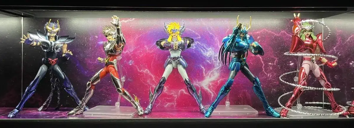 Saint Seiya Bronze 5 Figures + Figure Field Ornament