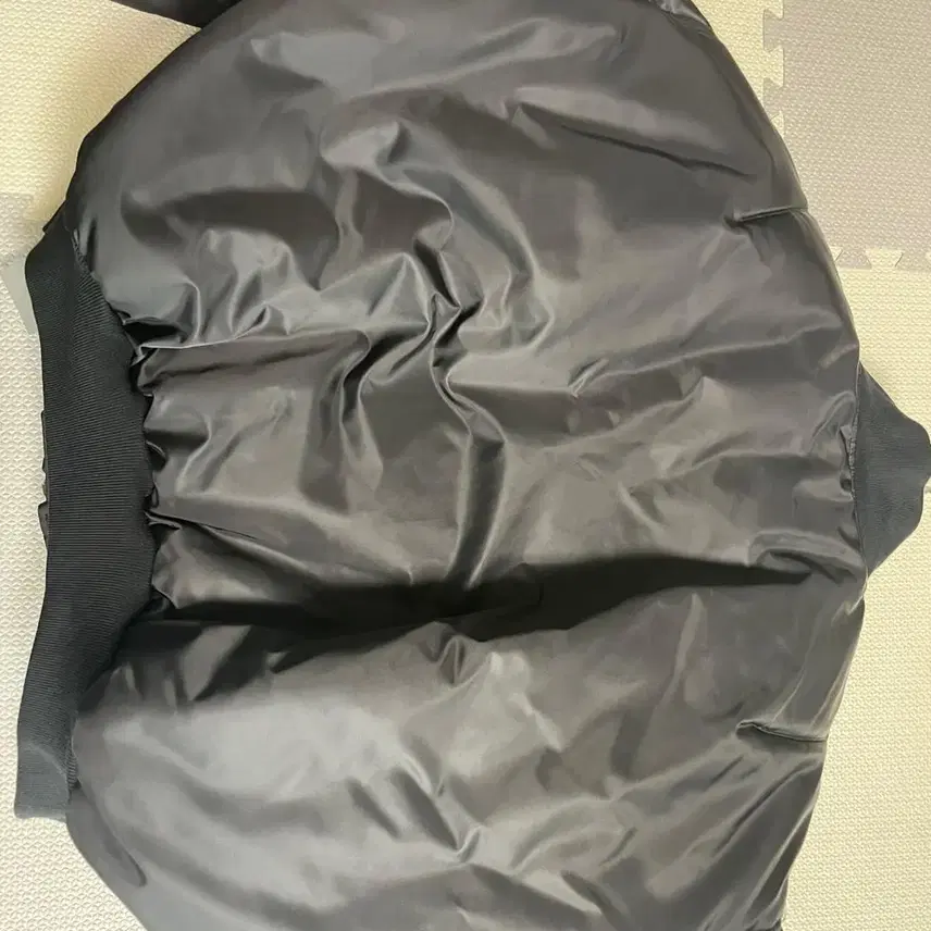 발렌시아가 [XS] 23ss 클래식 봄버 국내 매장판 새상품 사진 4