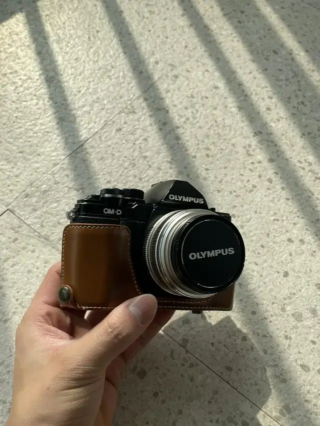 올림푸스 OMD E-m10 2  미러리스 카메라