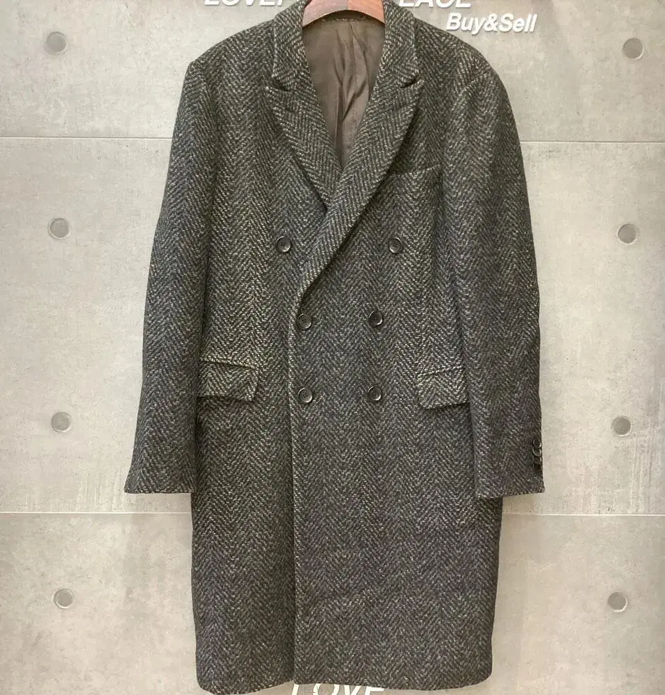 Louis Vuitton Wool and Cash Herringbone Double-breasted Coat Black-E102245