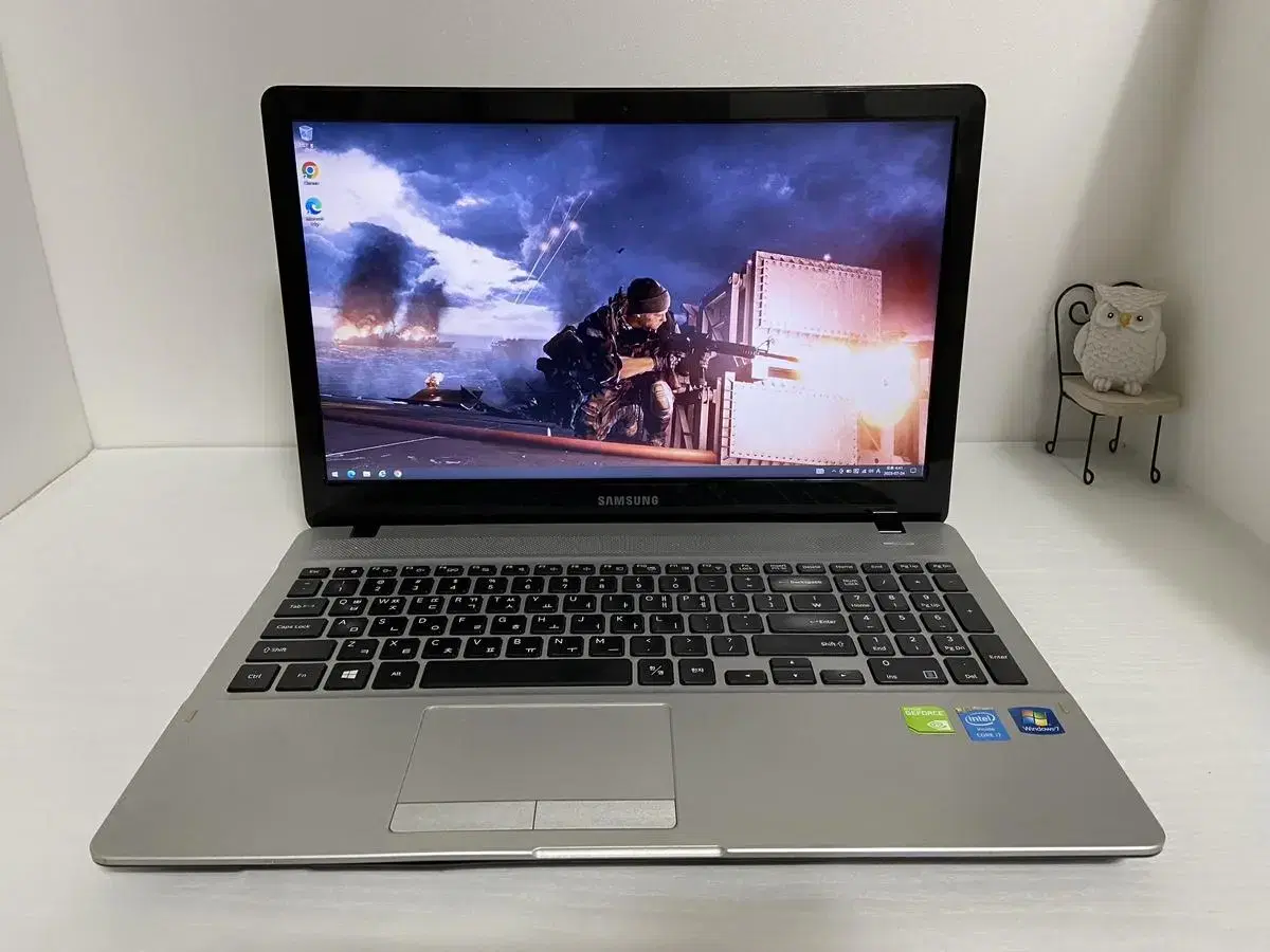 Samsung Gaming Laptop i7 (Lol Pipa Adobe)