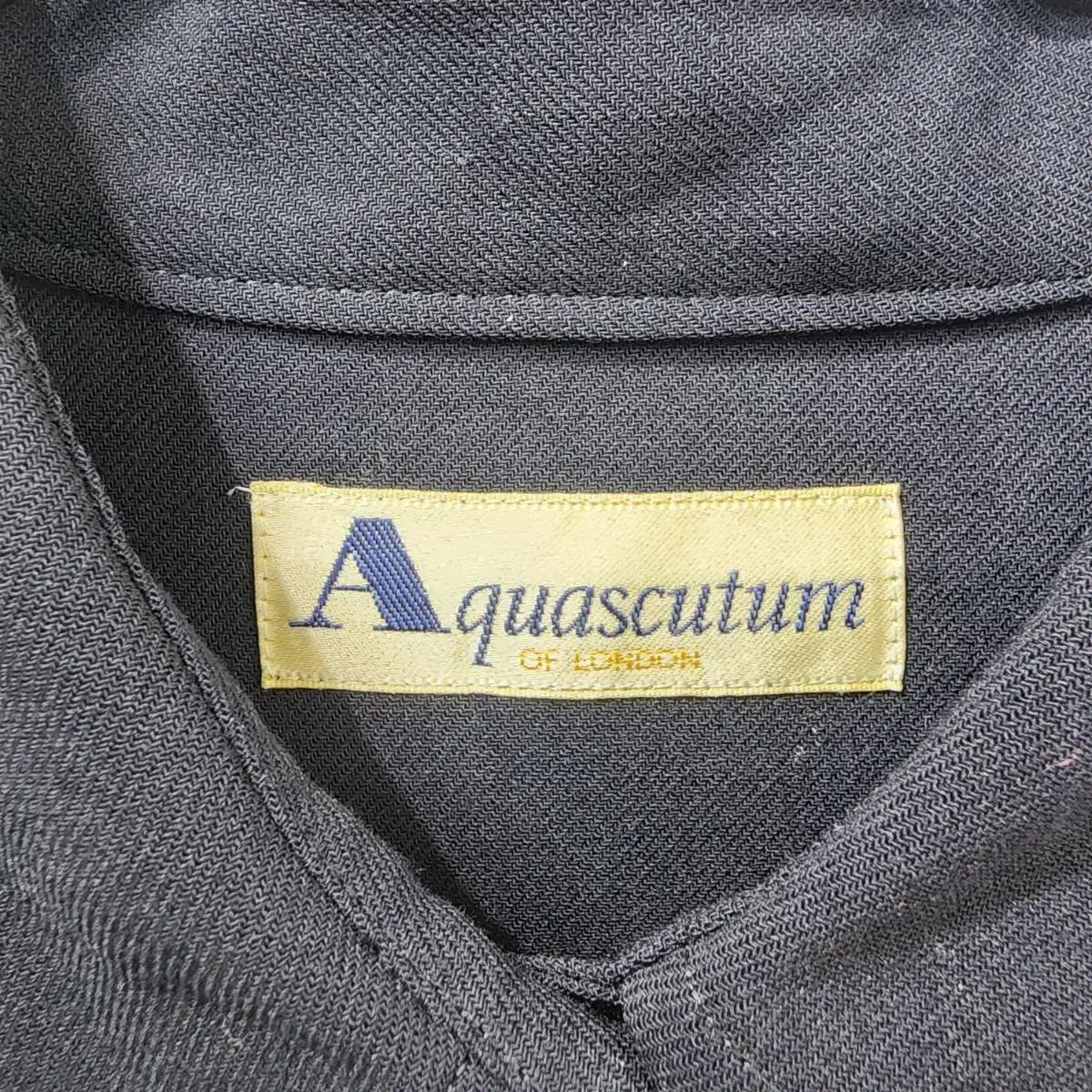 아쿠아스큐텀(Aquascutum) 와이셔츠