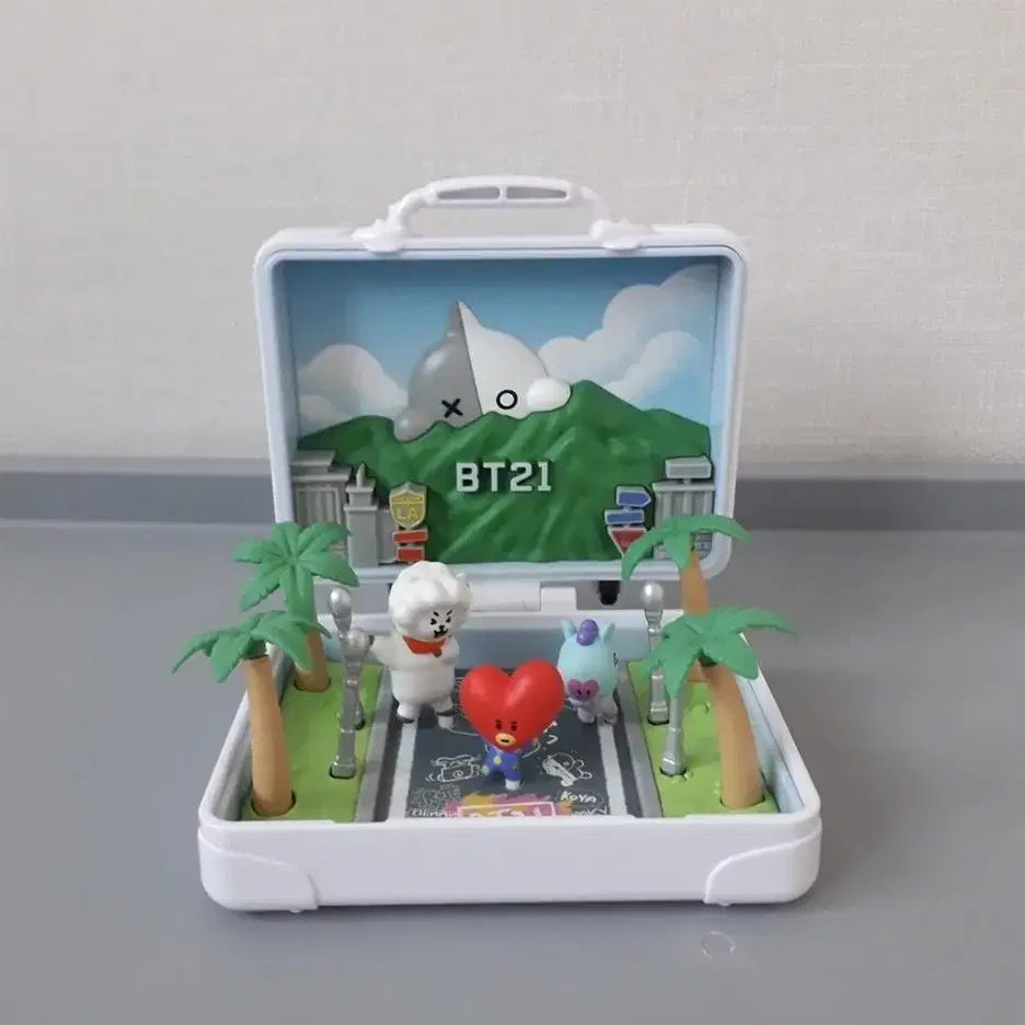 [일괄] BT21 뱃지 캐리어 피규어 비공굿 공굿 포카 증사