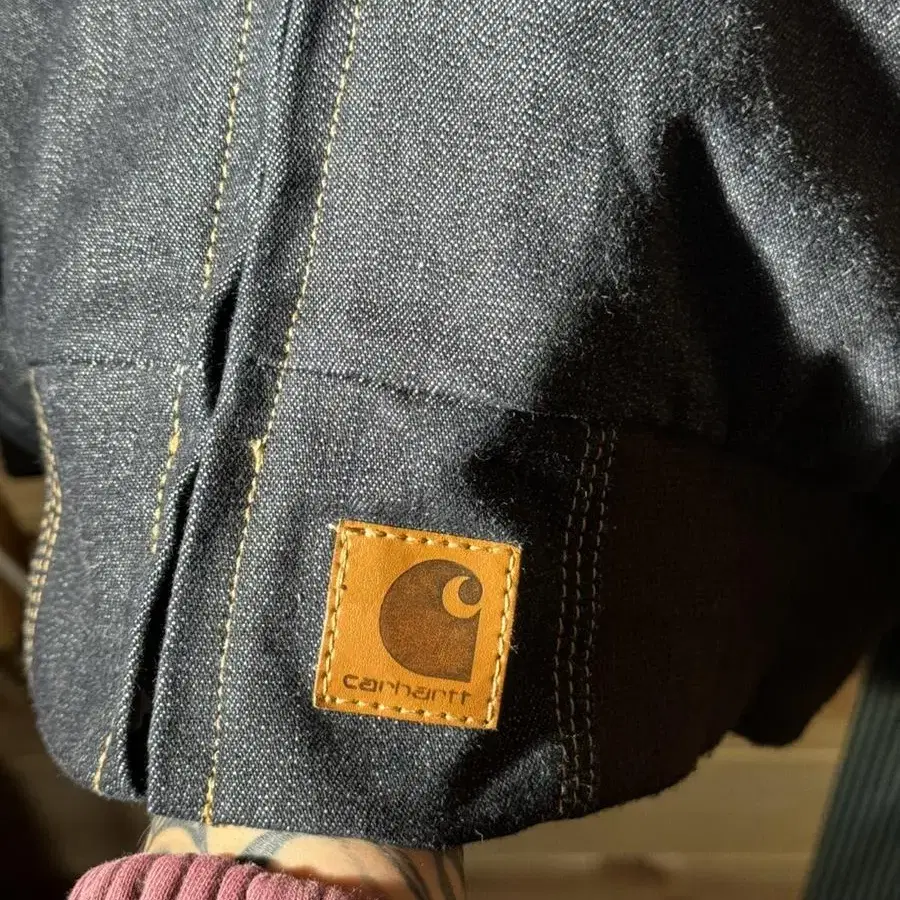 Carhartt 자켓 판매합니다.