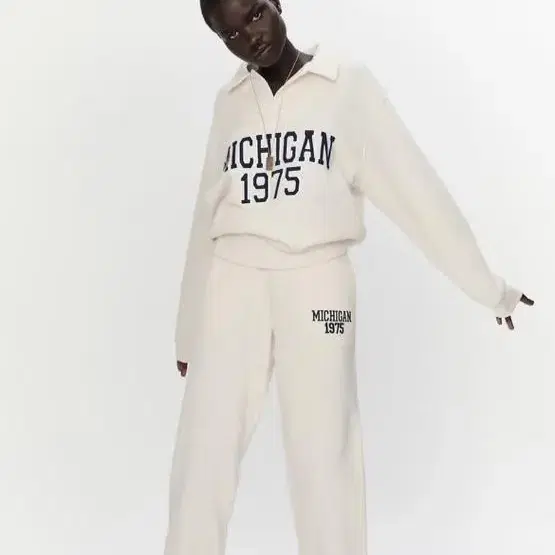 (Zara)michigan 폴로 스웻 셔츠