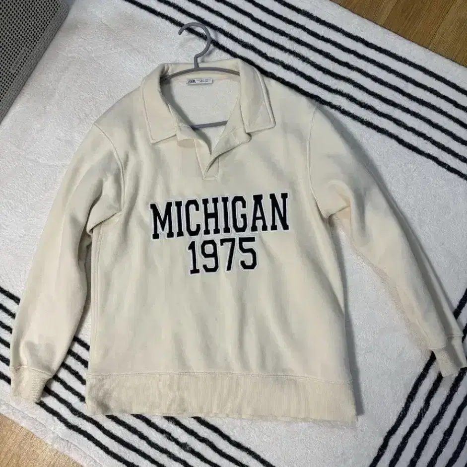 (Zara)michigan 폴로 스웻 셔츠 s