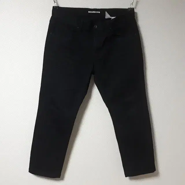 34/Buckerloo Black Regular Fit Jeans/34-558