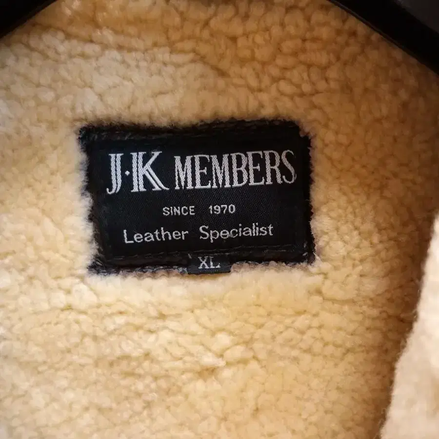 J.K Members 코트형무스탕 . L