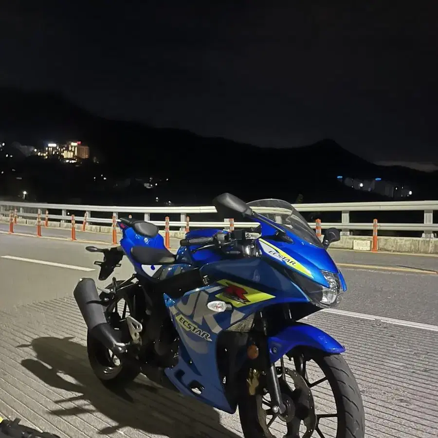 gsxr125 23년식 (r3 대차 봄)