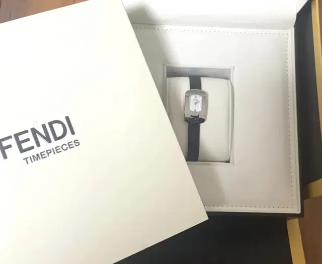 fendi 여성 손목시계