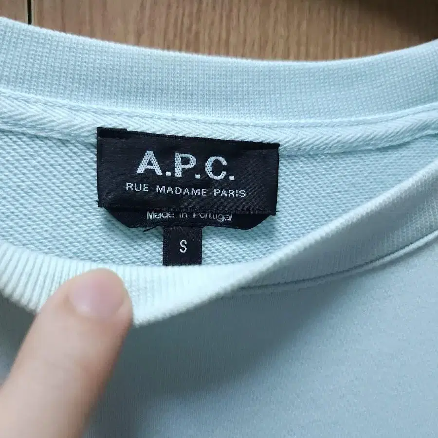 (해외S) A.P.C 아페쎄 스웻 셔츠(맨투맨)